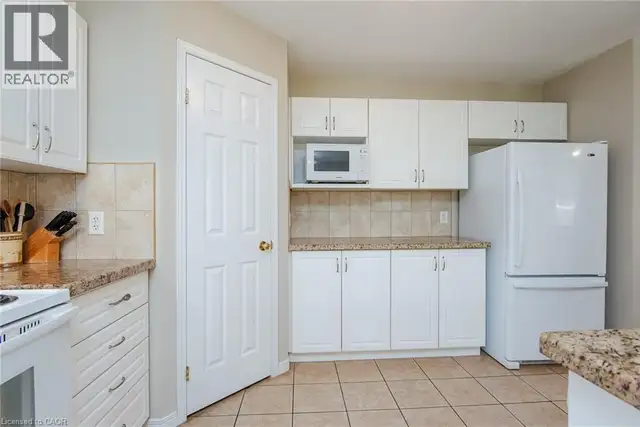24 JOSEPH LICHTI Lane Baden, Ontario in Houses for Sale in Kitchener / Waterloo - Image 17