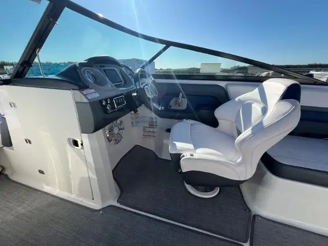 2019 DIVERS/AUTRES CHAPARRAL VRX2430 in Powerboats & Motorboats in Lac-Saint-Jean - Image 8