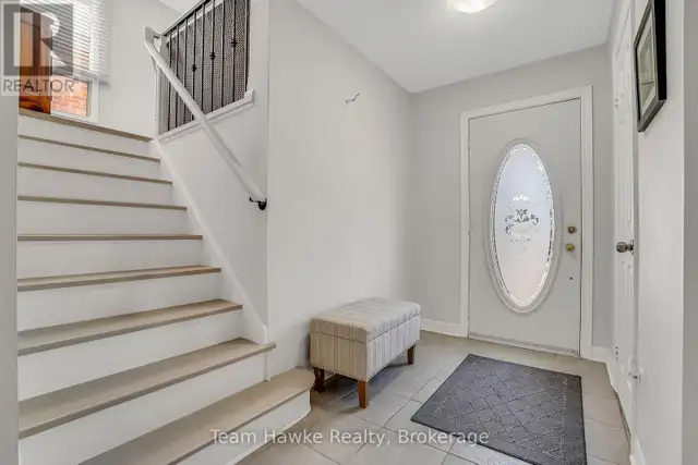 15 White Boulevard Vaughan (Brownridge), Ontario, photo 2 of 4