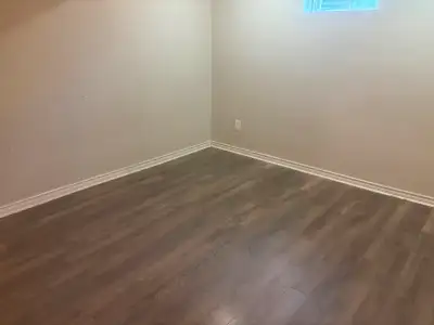 Two bedroom and one bathroom fro rent at Brampton,