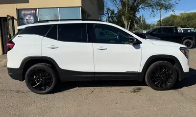 **CARS TRUCKS SUV 4X4 VAN AWD EDMONTON FINANCING AVAILABLE EASY FINANCING ** 2023 GMC TERRAIN SLT AW...