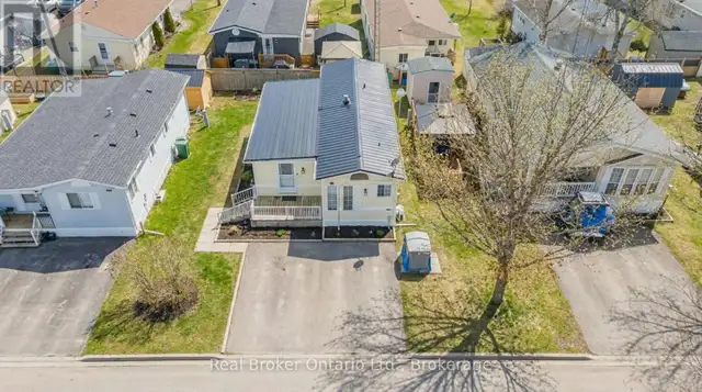 428 PINE PASS Centre Wellington, Ontario in Houses for Sale in Oakville / Halton Region - Image 3