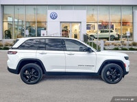 This Jeep Grand Cherokee delivers a Regular Unleaded V-6 3.6 L/220 engine powering this Automatic tr... (image 5)