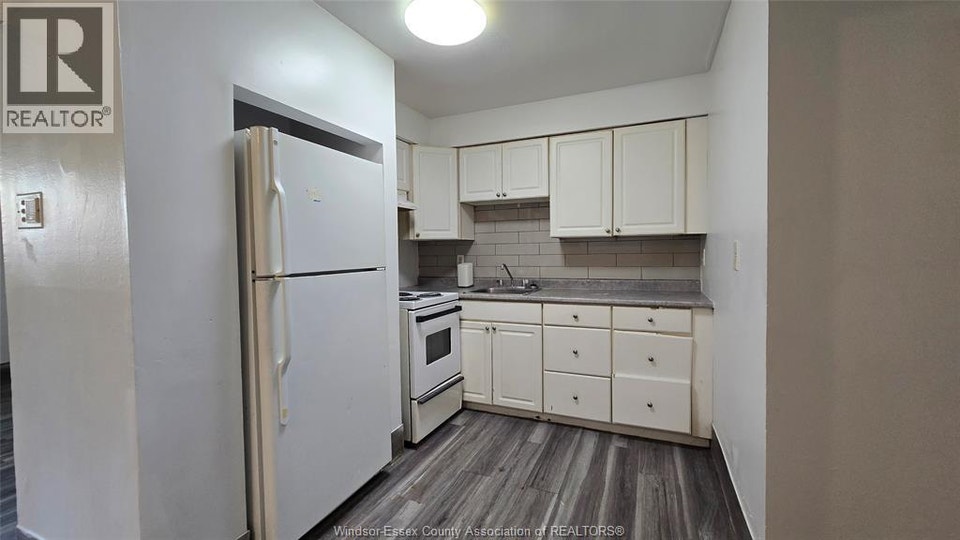 3254 MILLEN STREET Unit# 1 Windsor, Ontario 4