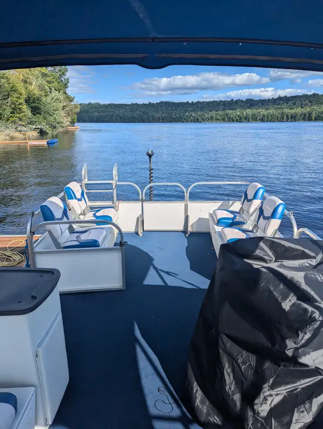 PONTON 22 pieds in Powerboats & Motorboats in Shawinigan - Image 3