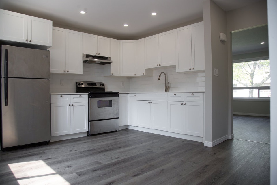 Updated 2 Bedroom Townhome in Corunna, ON! 2