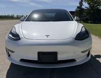 FULL SELF DRIVING CAPABILITY! ACCELERATION BOOST PACKAGE INCLUDED! DIRECT FROM TESLA CANADA ONE OWNE... (image 2)