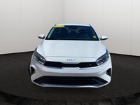 This Kia Forte has a strong Regular Unleaded I-4 2.0 L/122 engine powering this Variable transmissio... (image 5)