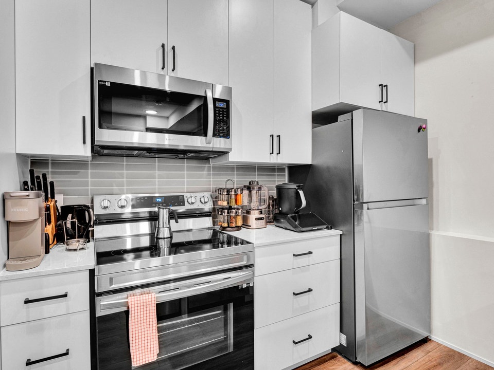 320 Perrier Avenue 4