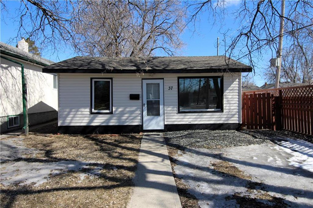 37 St Andrew Road Winnipeg, Manitoba in Houses for Sale in Winnipeg