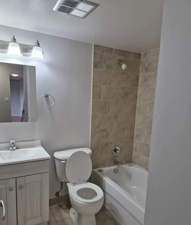 BARRIE ANNE GARDENS-Spacious 1 & 2 BDRM Suite - Available Now!62863326063617122