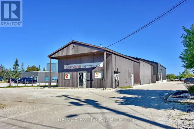 3 - 23 STEWART ROAD Collingwood, Ontario in Commercial & Office Space for Rent in Oakville / Halton Region - Image 2