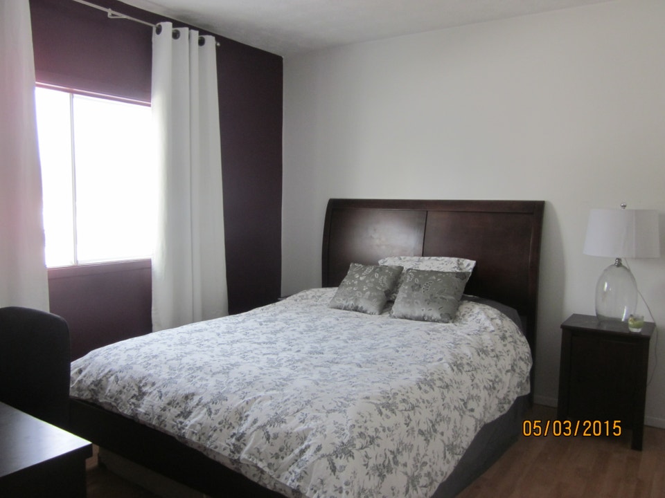 GRAND 4 1/2 SECTEUR DU CARREFOUR DE L`ESTRIE 2
