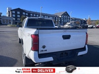 Turbocharged,Tow Hitch,Four Wheel Drive,Satellite Radio,Daytime Running Lights,LED Headlights,AM/FM... (image 3)