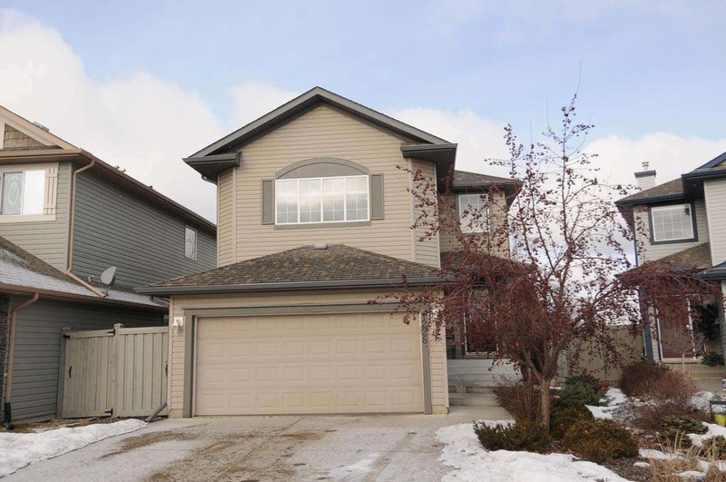 3 Bed 2.5 bath bonus room with unfinished basemet available Long Term