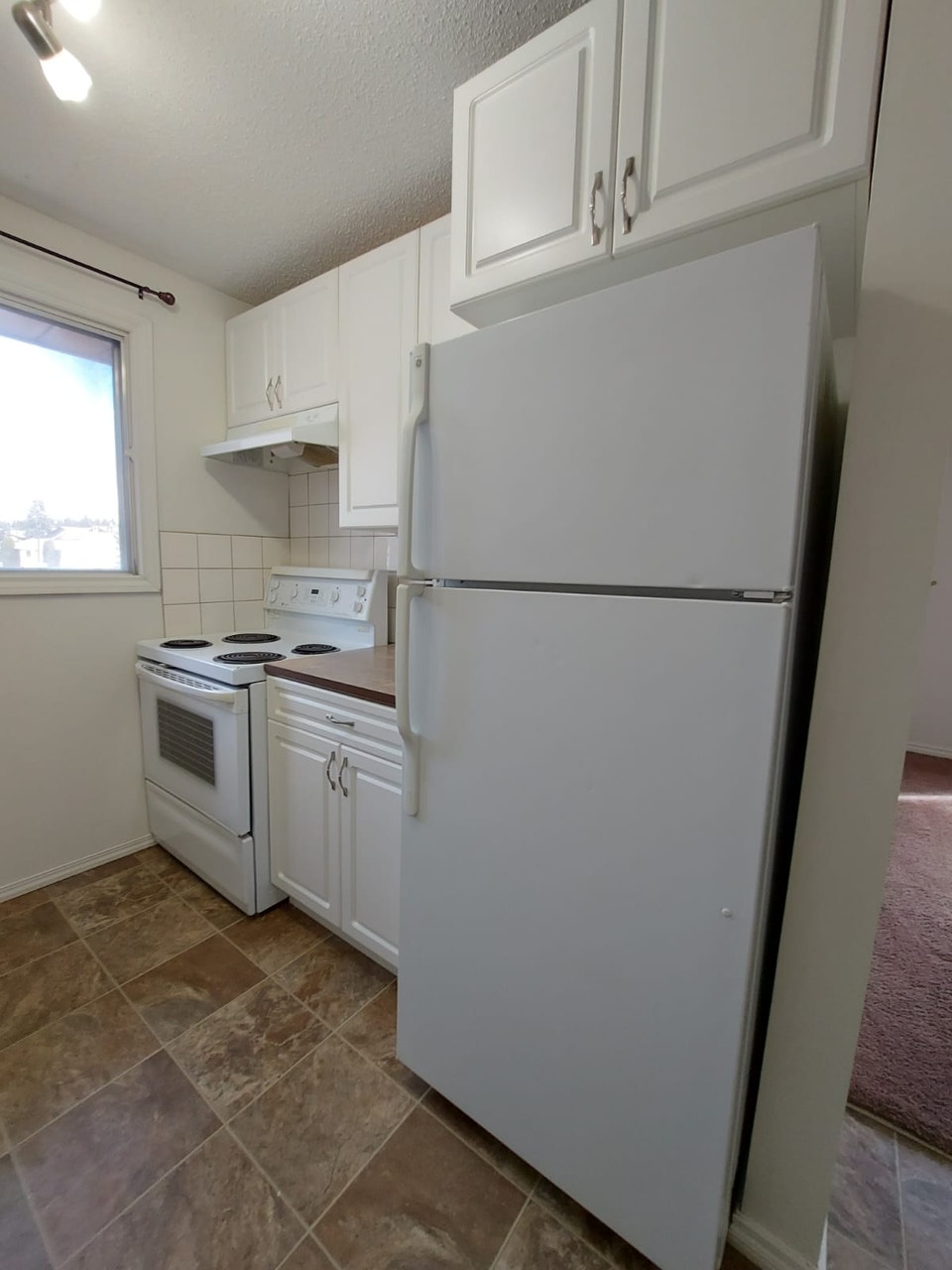 Beautiful 2 Bedroom Unit in Clearview Meadows!! 3