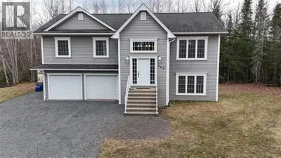 This fabulous custom-built home is perfectly located just a stones throw to uptown and equally conve...