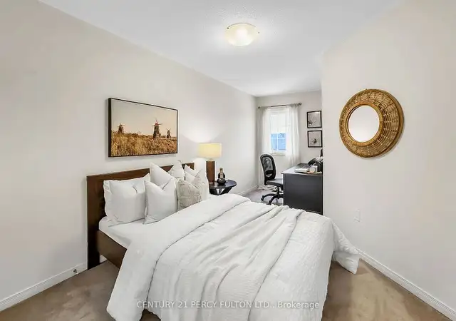 Stylish, freehold townhome! in Houses for Sale in Oshawa / Durham Region - Image 6