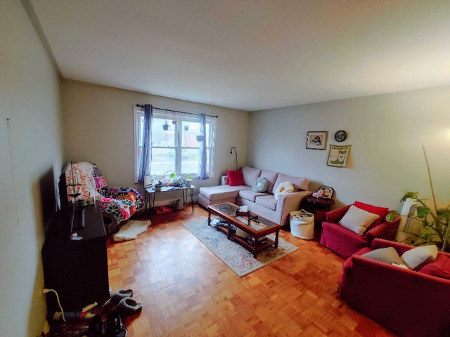 THREE BEDROOM, DOWNTOWN KINGSTON APARTMENT - 516-2 Brock St. in Long Term Rentals in Kingston - Image 2