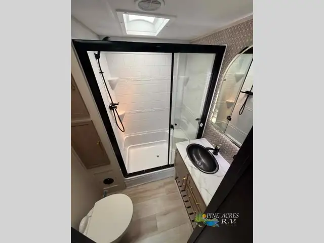 2026 Forest River RV Wildwood Heritage Glen 308RL in Travel Trailers & Campers in Moncton - Image 6