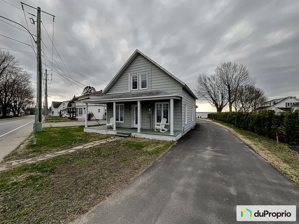 $419,000 - 1 1/2 Storey for sale in Champlain — photo 1
