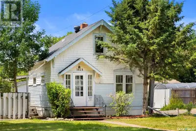 Welcome to this charming 1 1/4 storey home, nestled on a generous lot in the heart of Rosemont. Buil...