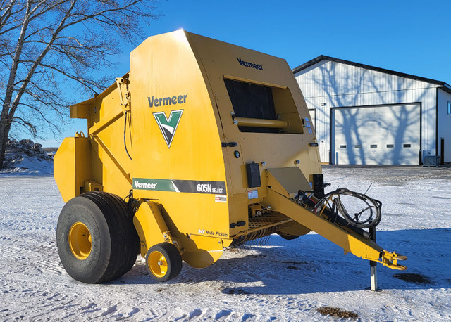 2020 Vermeer 605N Round Baler in Farming Equipment in Saskatoon