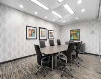 Find office space in Bloor and Yonge for 4 persons
