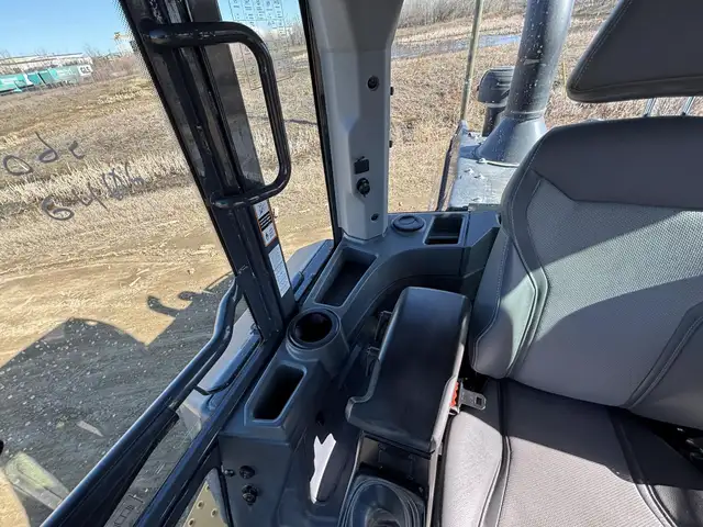 2019 DEERE 544L in Heavy Equipment in Lethbridge - Image 19