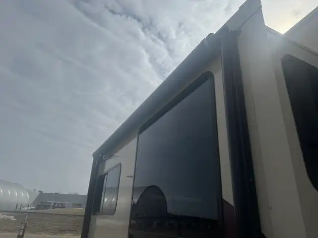 2017 Grand Design REFLECTION 337 RLS in Travel Trailers & Campers in St. Albert - Image 10