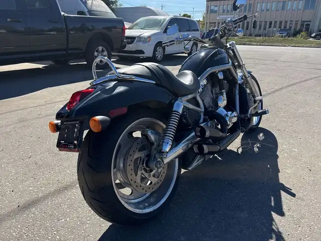 2009 Harley-Davidson V-Rod ~ V-ROD ~ 1250CC ~ CANADIAN ~ LOW KMS in Street, Cruisers & Choppers in City of Toronto - Image 6