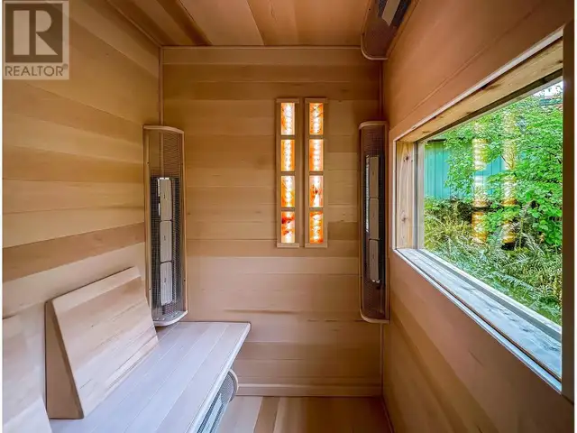 1901 EAST ROAD Other Islands, British Columbia in Houses for Sale in Comox / Courtenay / Cumberland - Image 27