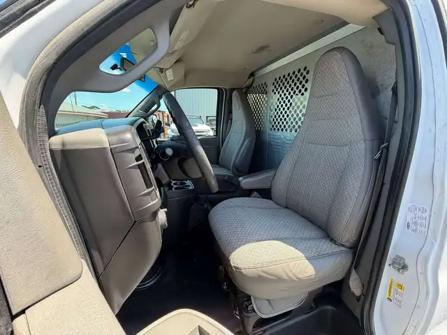 2017 GMC Savana5352715857382707212