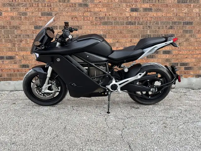 2021 Zero Motorcycles SR/S SRS ZF 14.4 **LIKE NEW** in Street, Cruisers & Choppers in Markham / York Region - Image 3