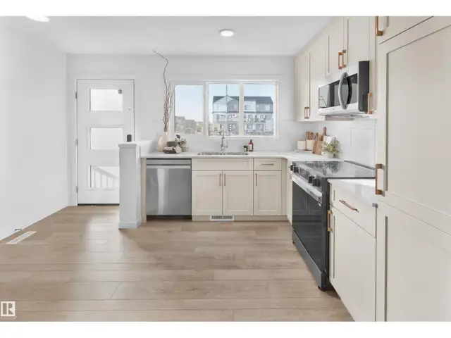 276 MARQUIS BV NE Edmonton, Alberta in Houses for Sale in Strathcona County - Image 8