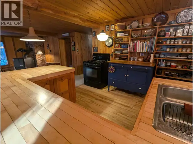 7133 ADAMS ROAD Smithers, British Columbia in Houses for Sale in Smithers - Image 11