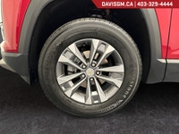The 2026 Chevrolet Equinox LT FWD blends bold design, advanced safety, and everyday versatility into... (image 8)