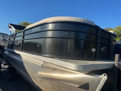 2000 Crest 200 Classic pontoon, 50 Merc CT, Cover and trailer incl. under 100 hours. 2000 Crest 200...