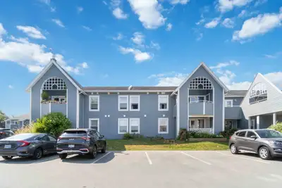 TWO BEDROOM APARTMENT AVAILABLE IN THE HEART OF DARTMOUTH TWO BEDROOM APARTMENT AVAILABLE IN THE HEA...