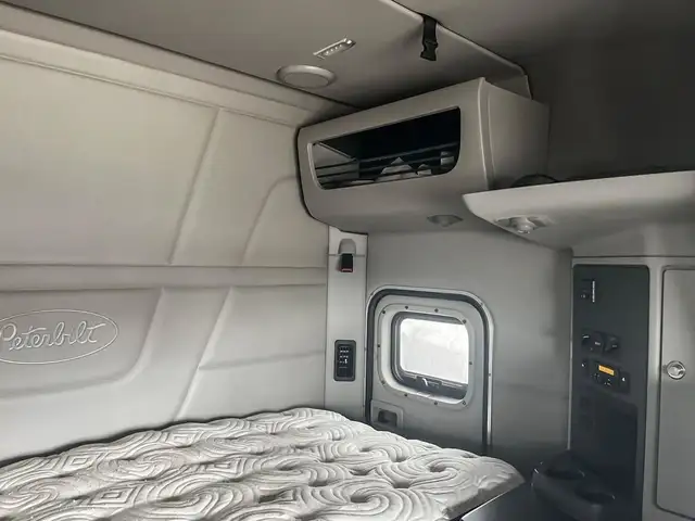 2018 PETERBILT 579 in Heavy Trucks in Mississauga / Peel Region - Image 17