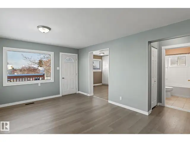 315 10 ST Cold Lake, Alberta in Houses for Sale in Edmonton - Image 8