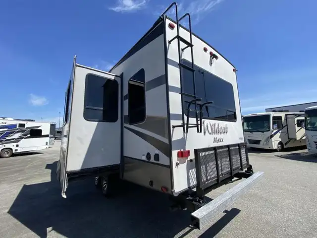2017 Forest River RV Wildcat Maxx 242RLX in Travel Trailers & Campers in Abbotsford - Image 8