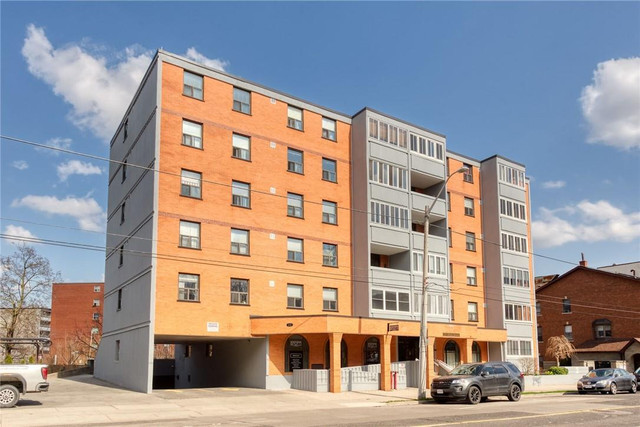 23 MAIN Street, Unit #202 Dundas, Ontario in Condos for Sale in Hamilton - Image 3