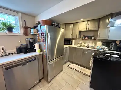 APARTMENT FOR RENT!! Located in Secord Woods, minutes to the Canal trails, Shoppers Drugmart, Home H...