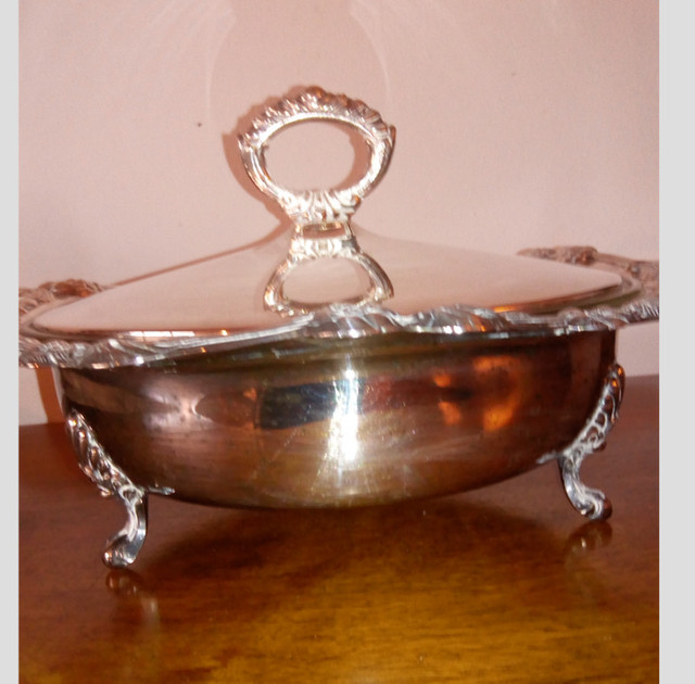 VINTAGE SILVER PLATED COVERED SERVING DISH, ORNATE LEGS in Kitchen & Dining Wares in City of Toronto - Image 3