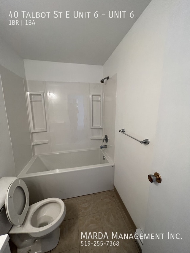 Newly Renovated 1 Bed/1 Bath Apartment in the Heart of Wheatley Long