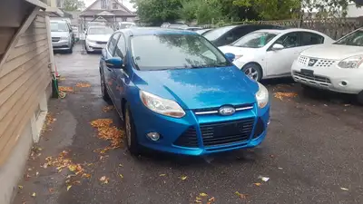 4 Cylinder Engine, Automatic Transmission, Blue in Colour, ONLY 154,000KMS. LOADED! LEATHER, POWER S...