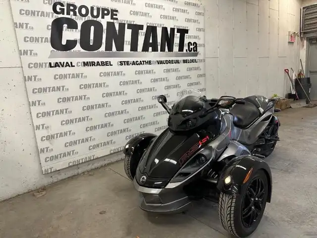 2011 Can-Am Spyder RS-S (SE5) in Sport Touring in West Island - Image 3