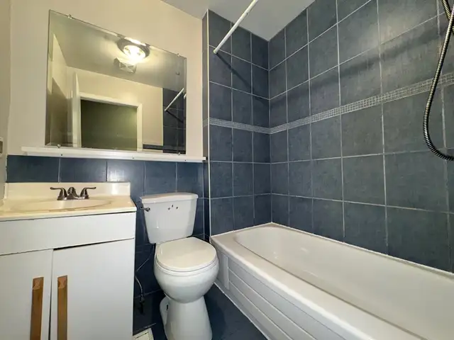 Cozy 2 Bed, 1 Bath Bungalow Near Downtown in Long Term Rentals in Barrie - Image 14