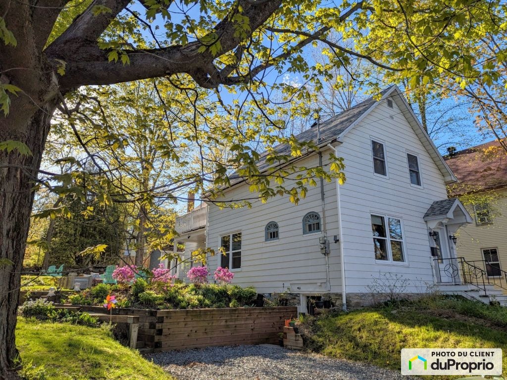 $634,000 - 2 Storey for sale in Sherbrooke (Jacques-Cartier) — photo 2